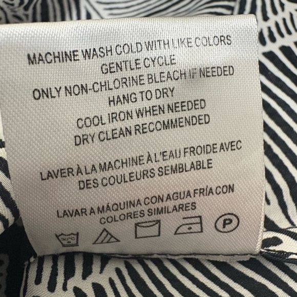 A Pea In The Pod Maternity Black & White Leaf Print Silky Sleeveless Blouse | Sm - Picture 10 of 10